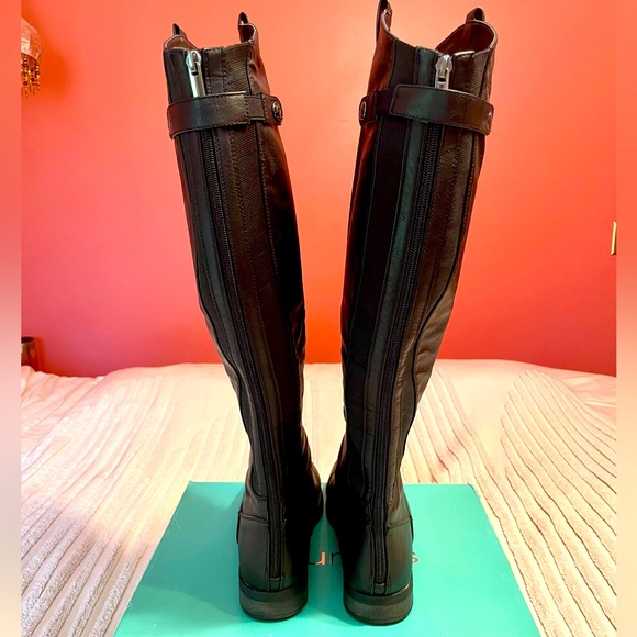 Maurices wendy wide calf boot with back zipper and gore in black - Picture 3 of 6